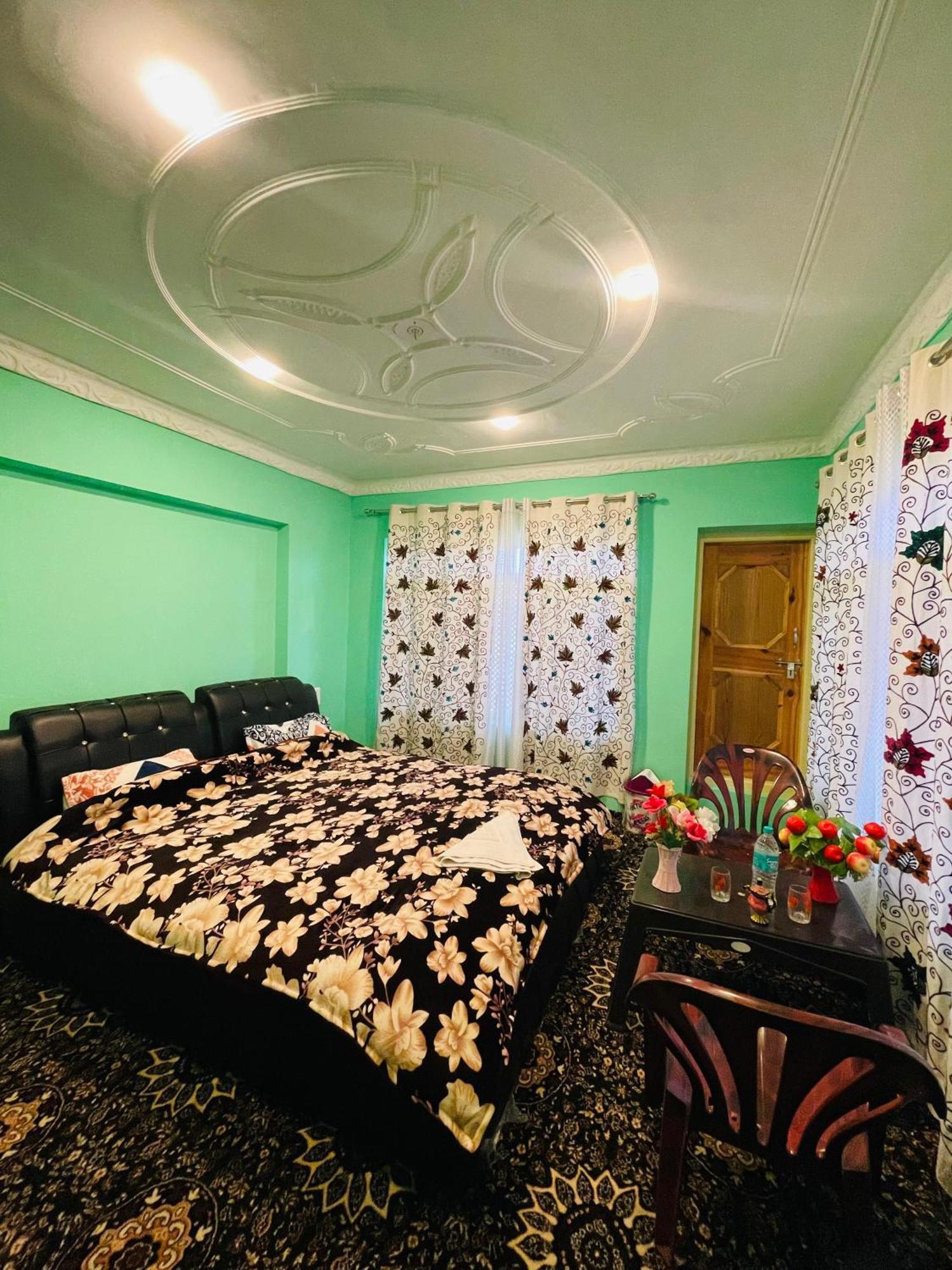 Fab Ocean Guest House Tangmarg Exterior photo